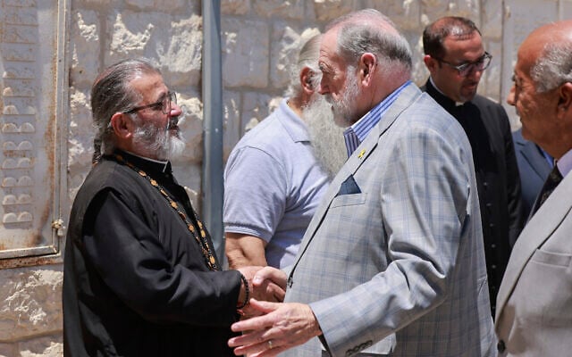 Causando danos estratégicos e morais, Netanyahu permite que outros determinem os laços de Israel com os cristãos.