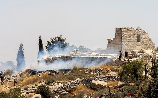 Causando danos estratégicos e morais, Netanyahu permite que outros determinem os laços de Israel com os cristãos.