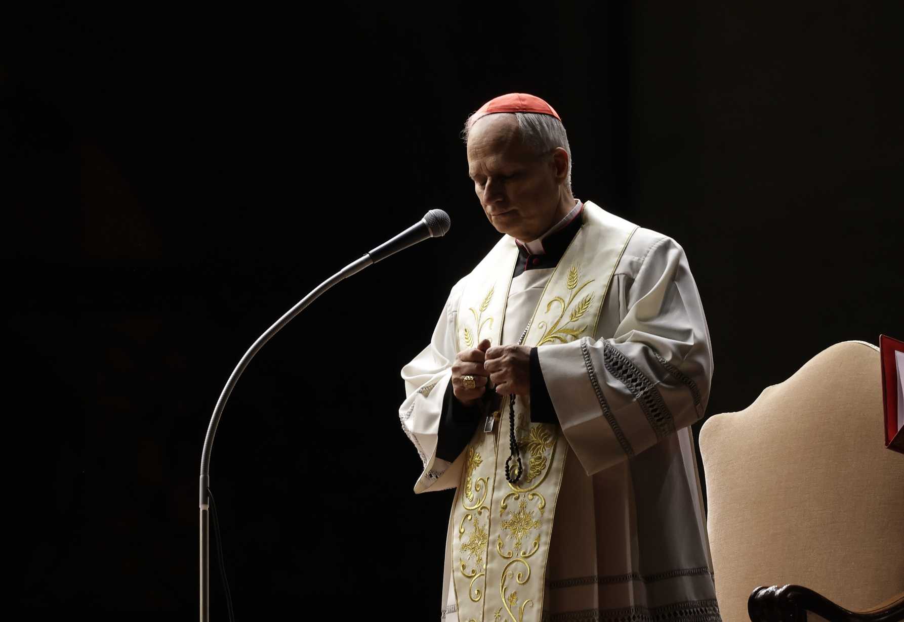 Papa pede a todos que rezem o terço pela paz durante todo o mês de outubro.