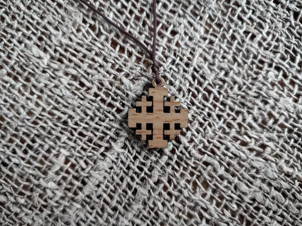 Ordem católica esclarece o significado da Cruz de Jerusalém