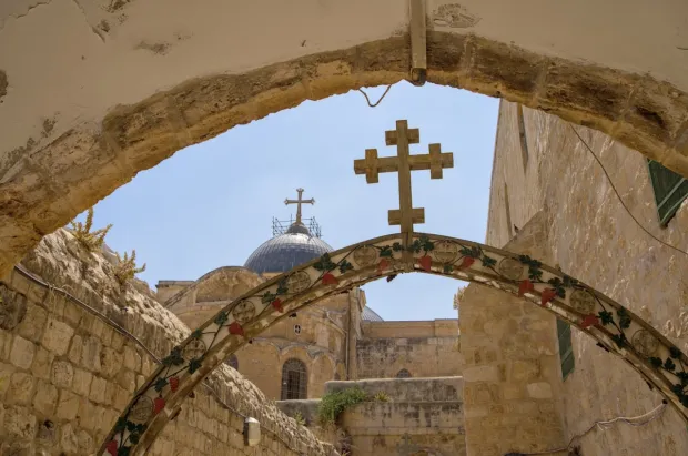 Ordem católica esclarece o significado da Cruz de Jerusalém