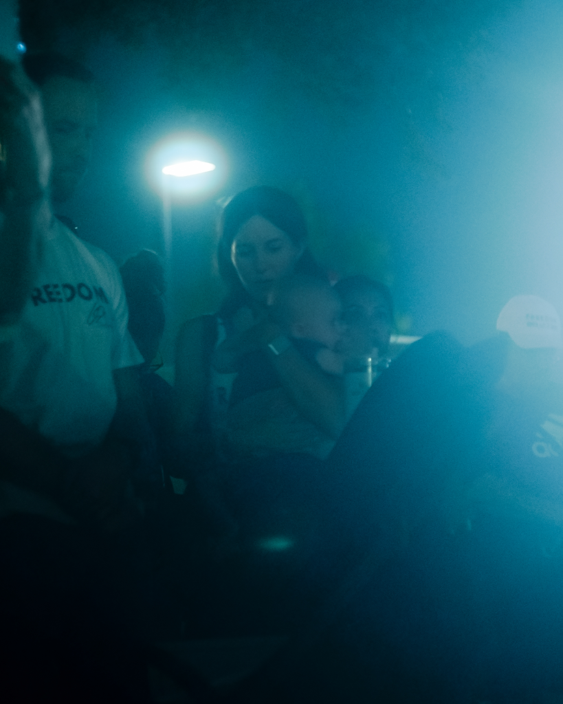 A estranha solidão no funeral de Charlie Kirk