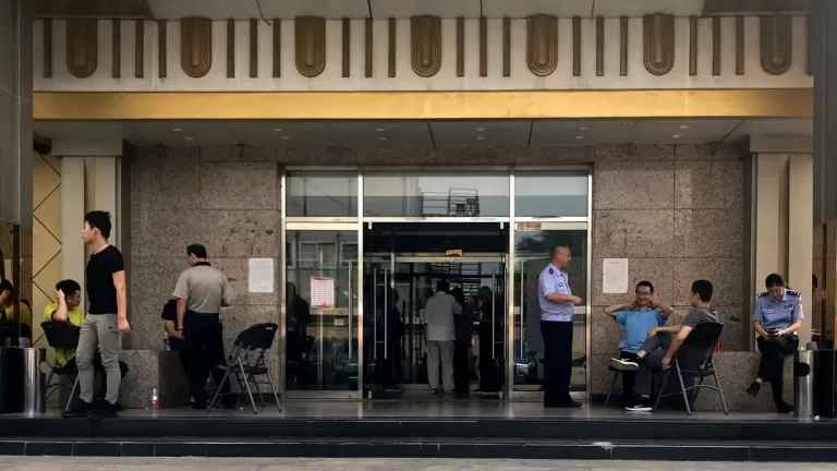 Repressão da China a igrejas não registradas causa indignação nos Estados Unidos.