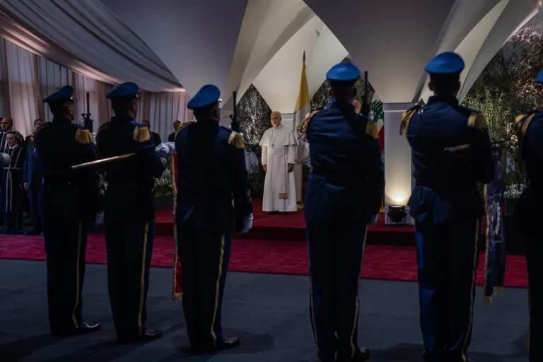 O papa Leo pede uma solução de dois Estados para o conflito no Oriente Médio.